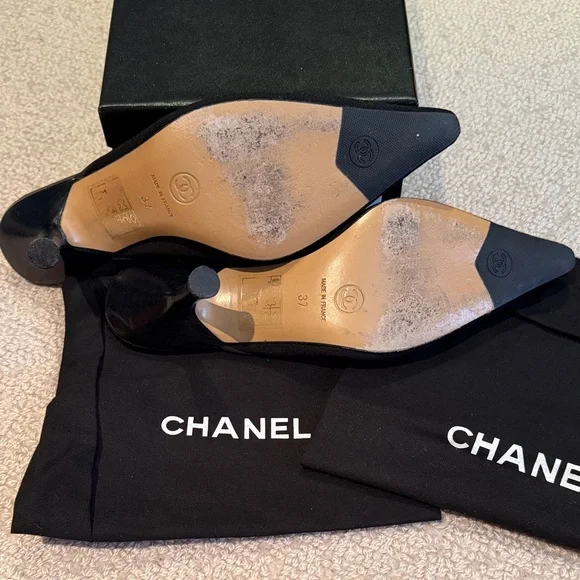 Authentic Vintage Iconic Quilted Chanel Black Mules with Bow Detail Size 37 - Picture 3 of 8